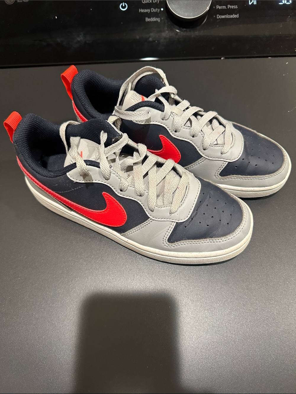 Nike boys Navy, Gray & Red Low-Top Sneakers